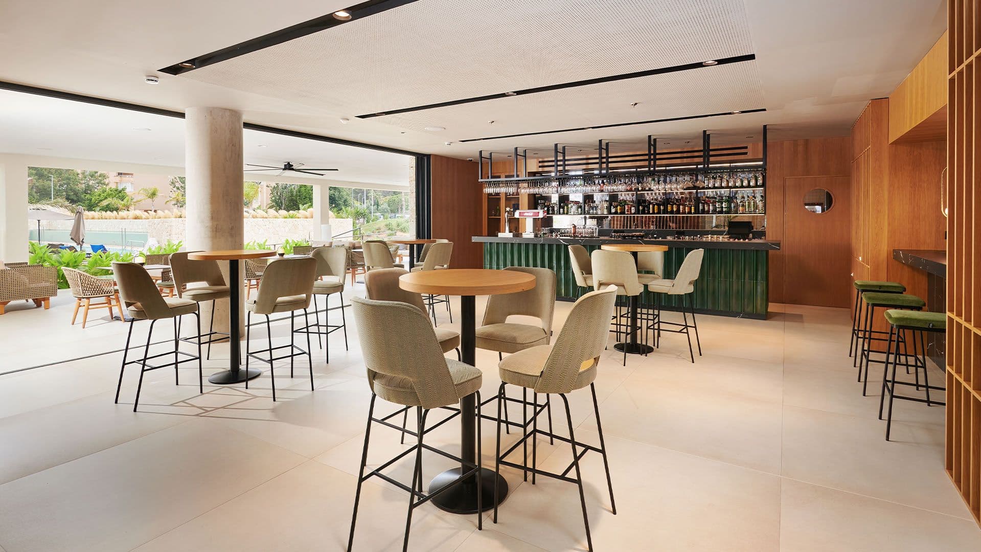 Lobby Bar 2